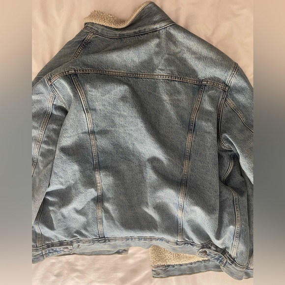 Levi Jean Jacket - Picture 2 of 3